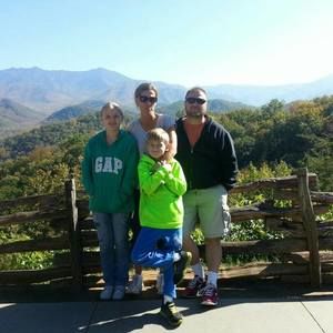 Meet your Posher, Lorie